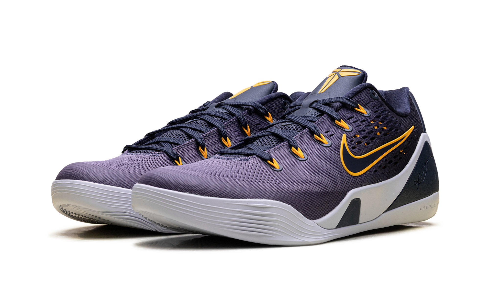 Kobe 9 EM Low Protro "Fade" IH1401 401