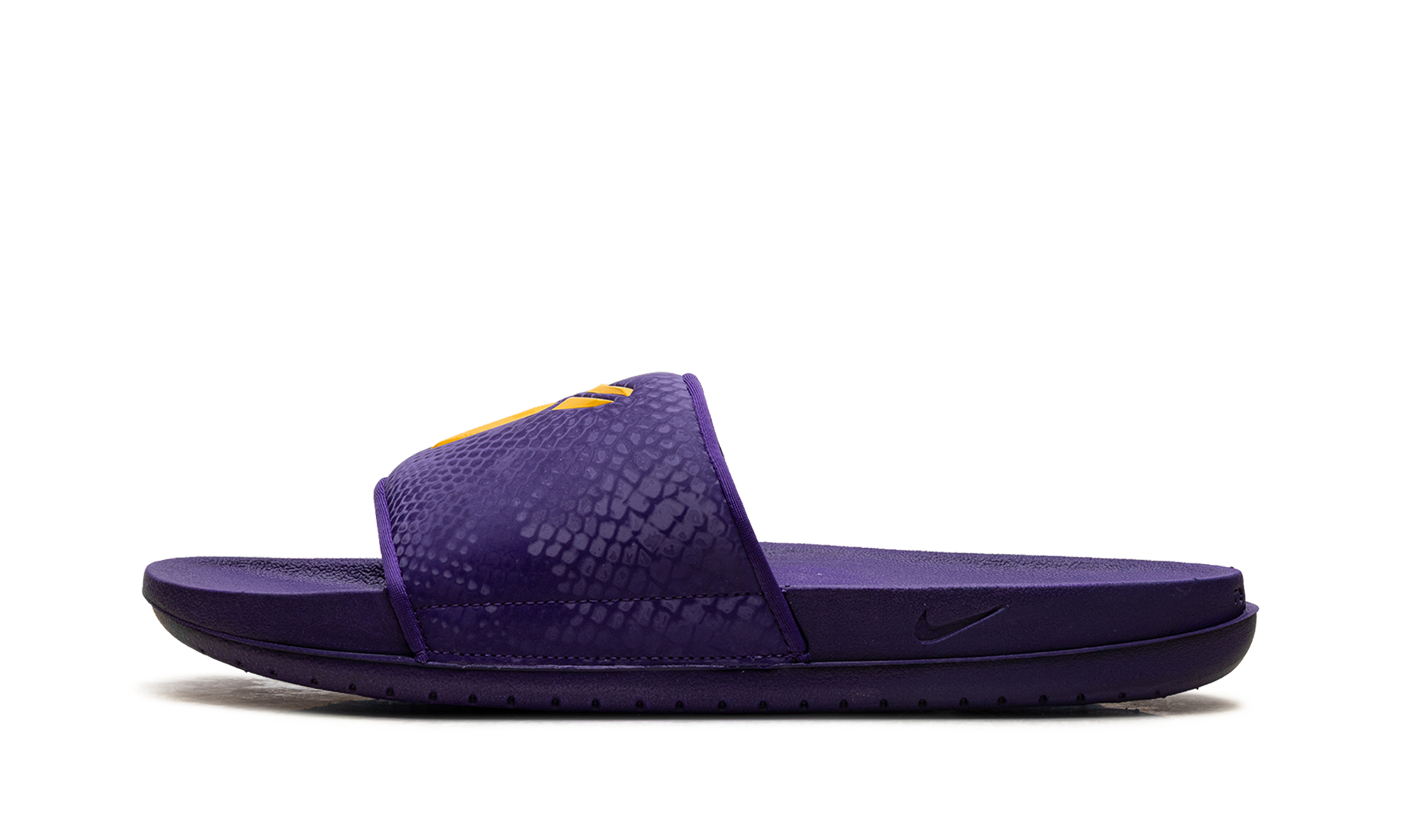 Kobe Offcourt Slide "Purple University Gold" IF2870 500
