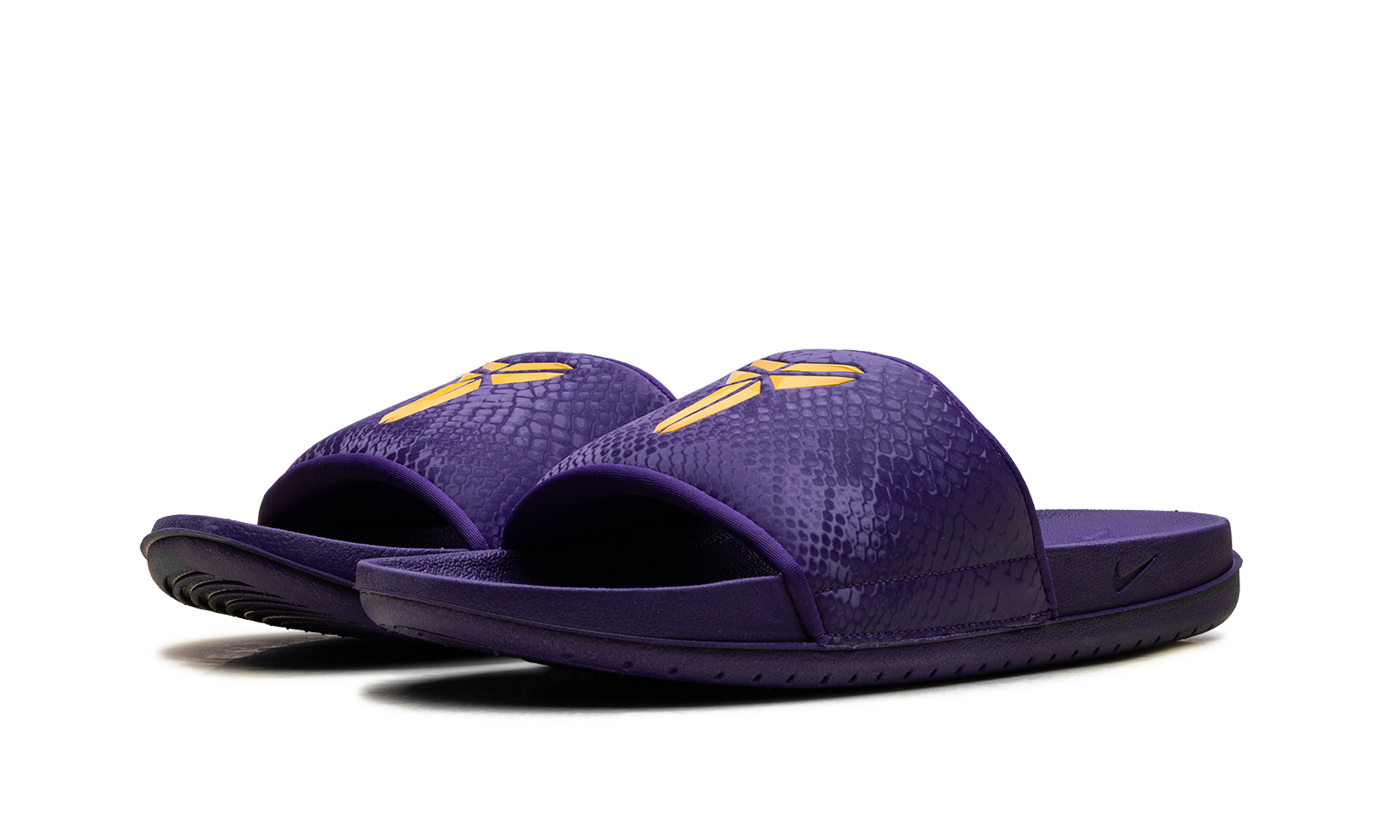 Kobe Offcourt Slide "Purple University Gold" IF2870 500