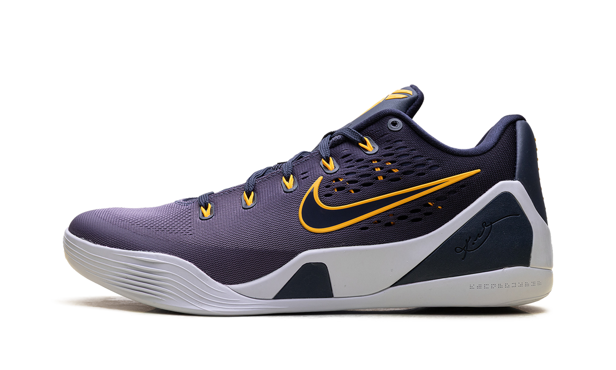 Kobe 9 EM Low Protro "Fade" IH1401 401